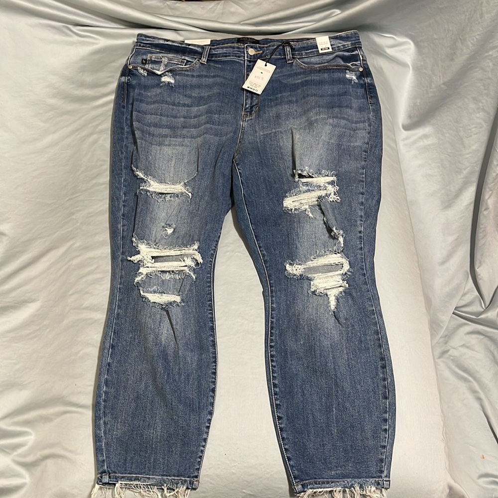 Judy Blue Jeans NWT 22W Boyfriend Mid-Rise Medium Blue wash